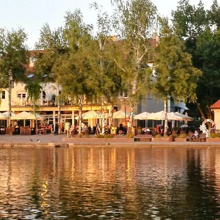 Break 1, Promenada Przy Jeziorze