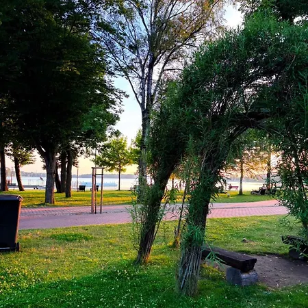 Break 1 & 2 Promenada, Przy Jeziorze *